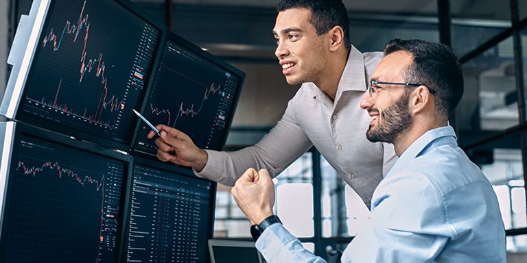 Investidores a acompanhar as subidas e descidas dos juros da dívida pública