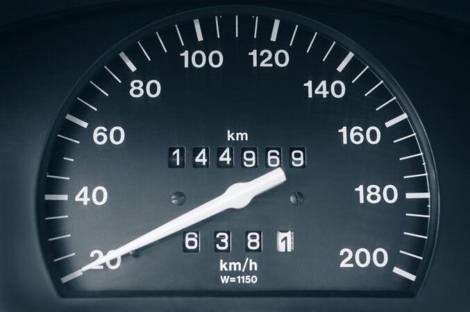 conta quilómetros carros usados