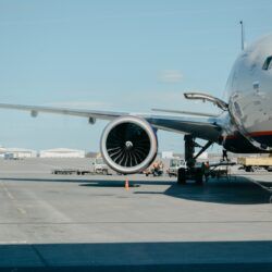 Largar pessoas no aeroporto fora das zonas autorizadas dá multa