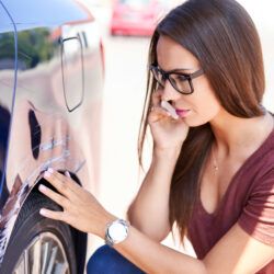 Encontrou o carro batido no estacionamento?