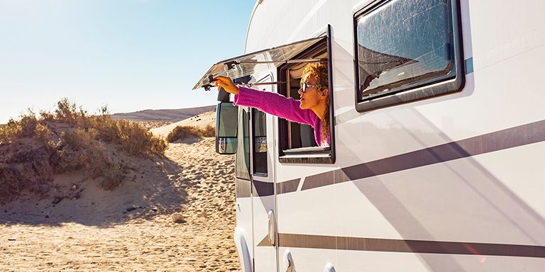 abrir janela numa autocaravana alugada