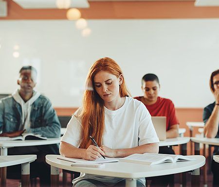 Como concorrer às bolsas de estudo no ensino superior?