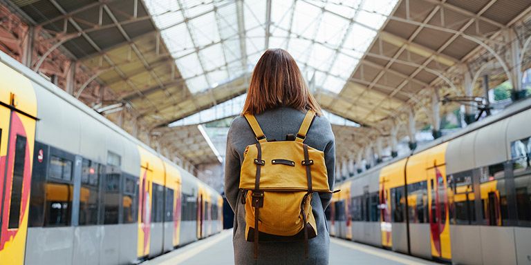 Estudante deslocado a viajar entre cidades